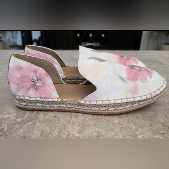 Gentle SoulsWomen's Seville Espadrille Flats.  Size 7 - Picture 5 of 10
